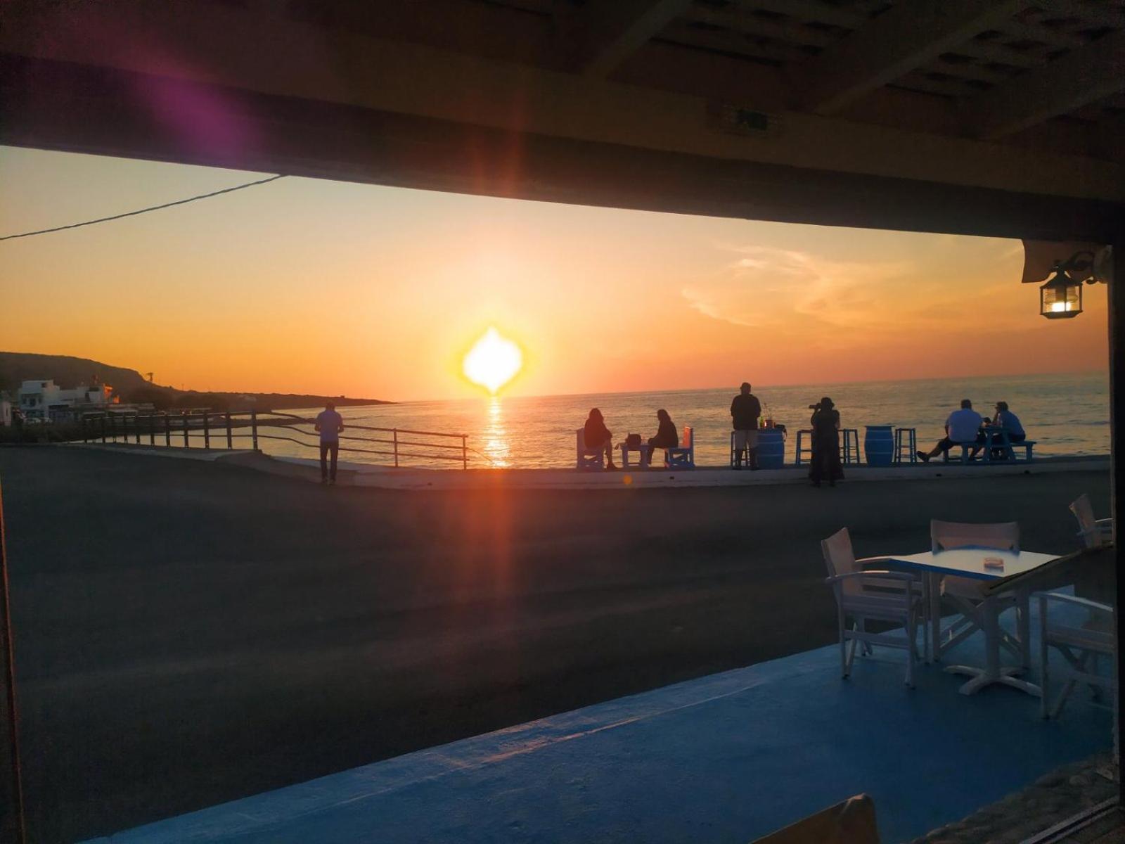 Meltemi Beach Apartments Милатос Экстерьер фото