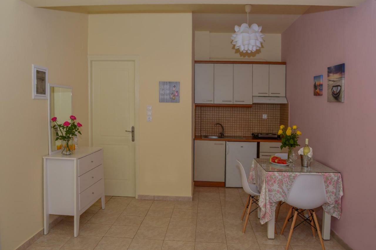 Meltemi Beach Apartments Милатос Экстерьер фото